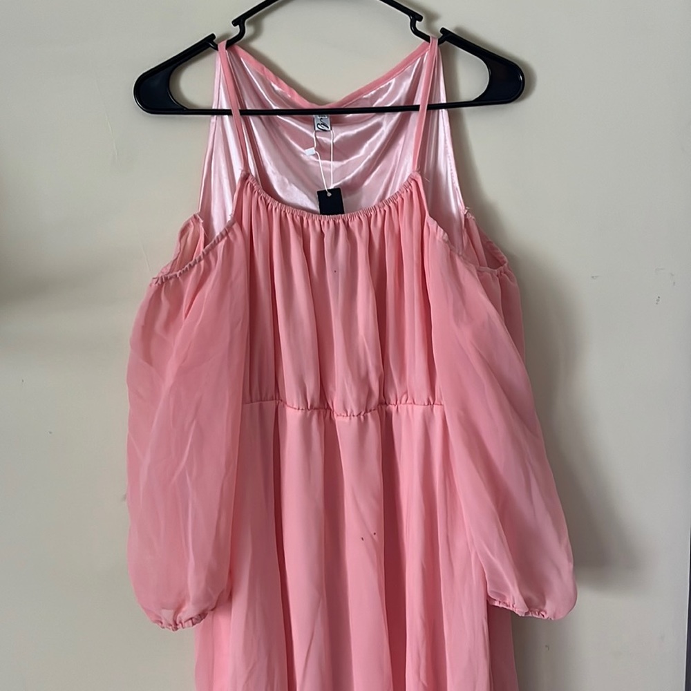 Women’s 2XL pink cold shoulder 3/4 sleeve dress